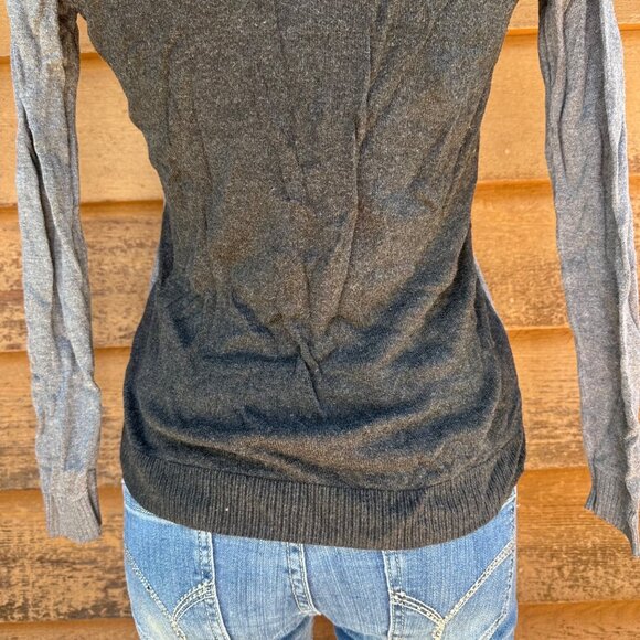 Kensie Gray Long Sleeve Sweater With Panda Face Graphic Womens Size S Cotton Ble - Picture 9 of 9